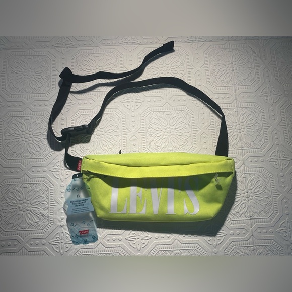Levi’s Crossbody Bag in Neon Yellow NWT but has small markings from storage - Picture 1 of 10